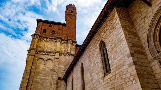 Das Kloster Saint-Salvi ist ein Kollegiatstift (Collégiale Saint-Salvi) im Herzen von Albi frankreich-historische-bauwerke-albi-kloster-saint-salvi