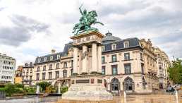 historische bauwerke, frankreich, clermont-ferrand, place de jaude, vercingetorix