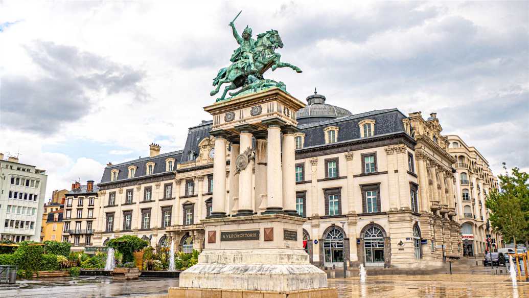 historische bauwerke, frankreich, clermont-ferrand, place de jaude, vercingetorix