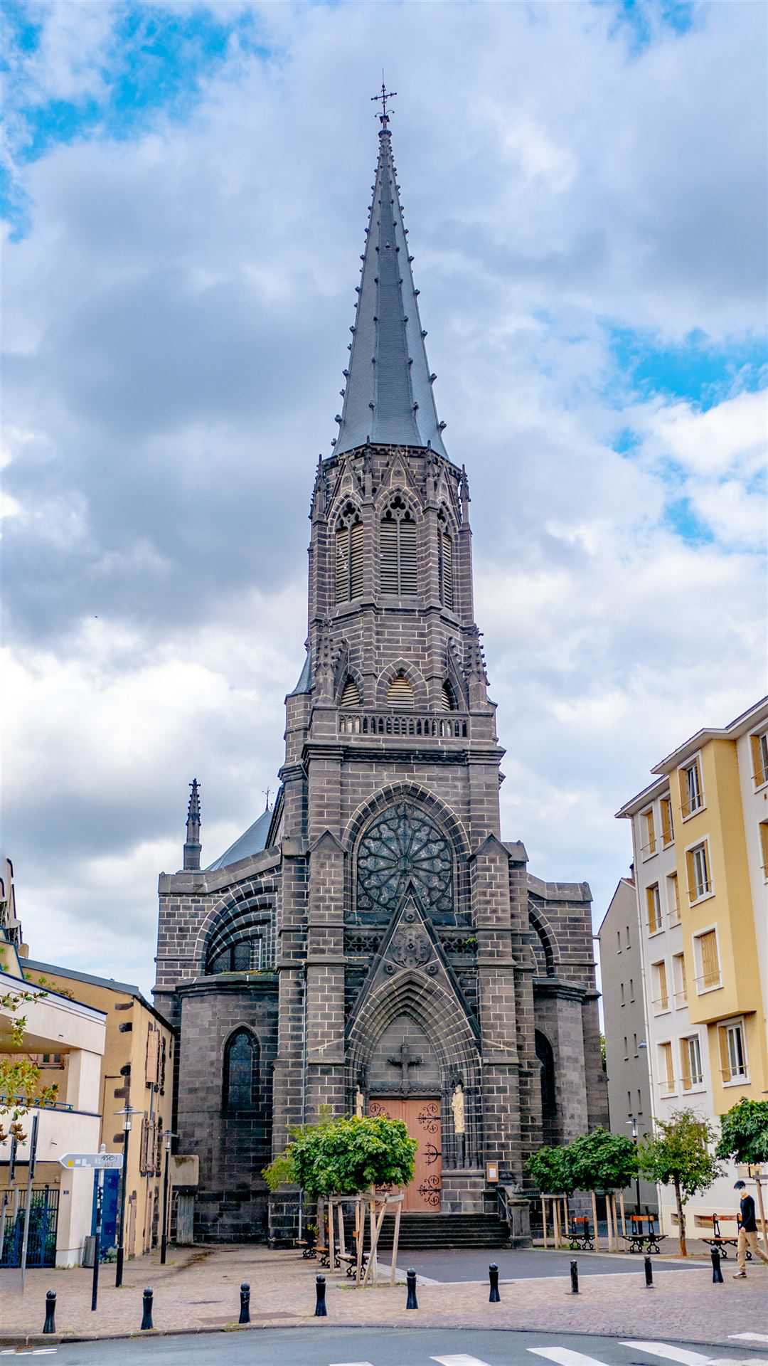 Warum ein Besuch der Kirche SaintEutrope in ClermontFerrand lohnt
