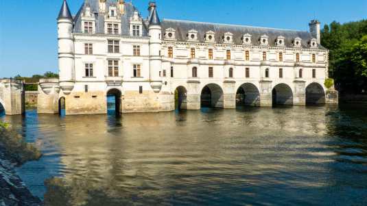 Es gibt über 300 Schösser und Burgen im Loire-Tal, das Château de Chenonceau ist nur eines davon Historische Bauwerke, Frankreich, Schloss, Loire, Château de Chenonceau