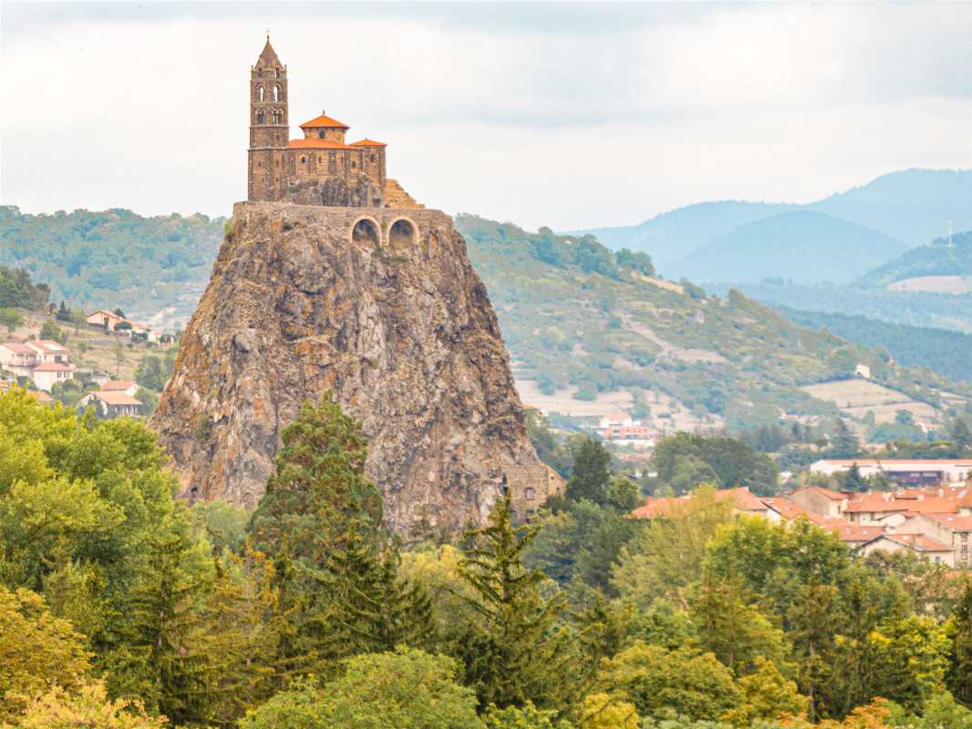 historische bauwerke, frankreich, le puy-en-velay, saint-michel d'aiguilhe