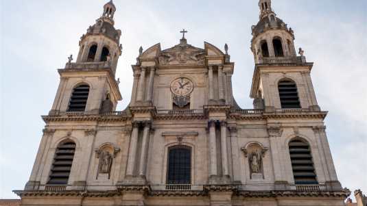 historische bauwerke in nancy, kathedrale