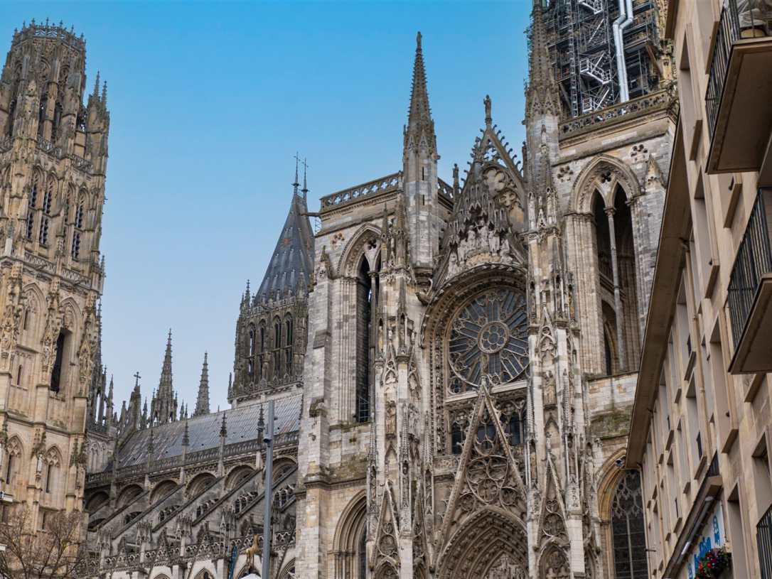 Die Kathedrale von Rouen von außen gesehen, historische bauwerke
