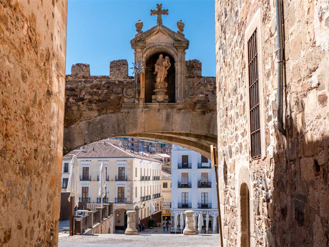 historische bauwerke, spanien, cáceres, arco de la estrella, sternenbogen