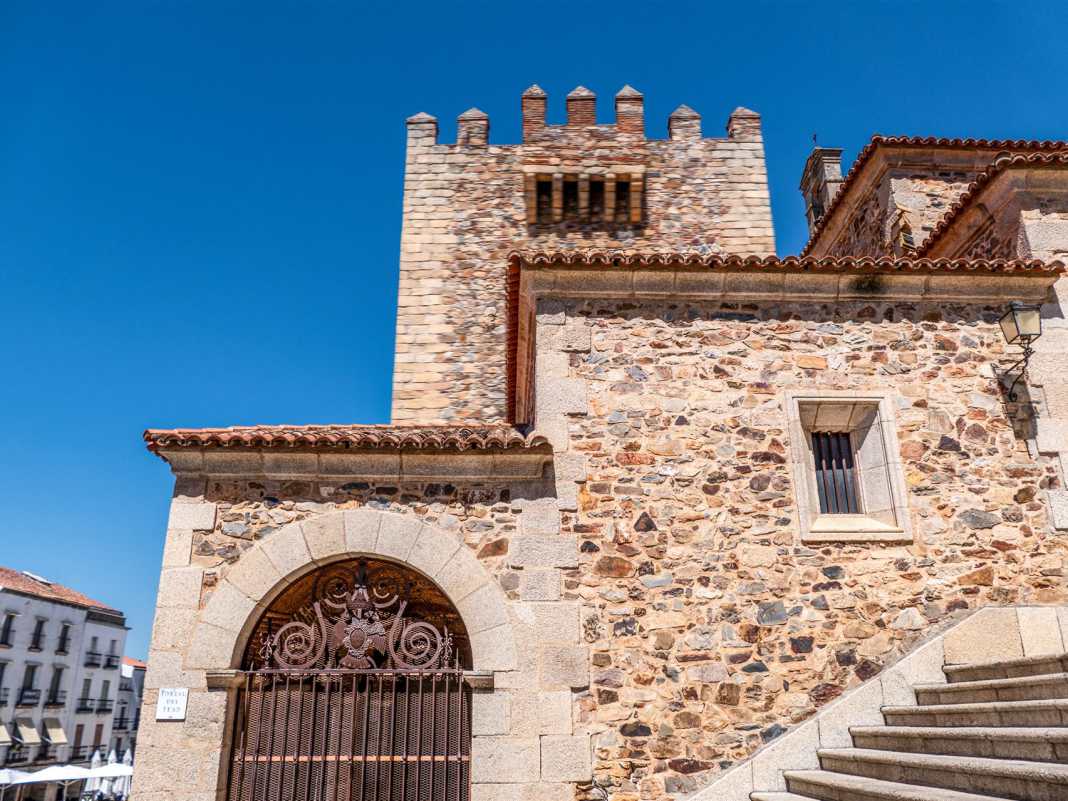 historische bauwerke, spanien, cáceres, ermita de la paz, einsiedelei