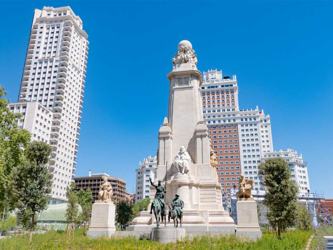historische bauwerke, spanien, madrid, plaza España 