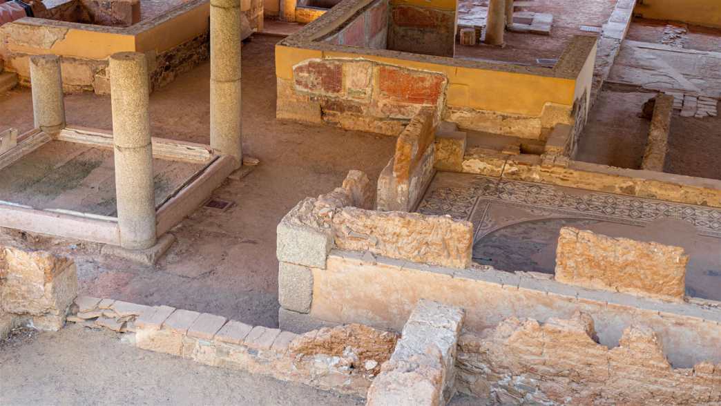 historische bauwerke, spanien, mérida, casa del mitreo, römischer friedhof