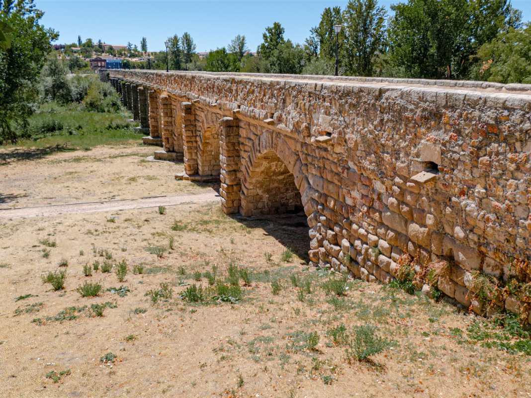 historische bauwerke, spanien, salamanca, römische brücke