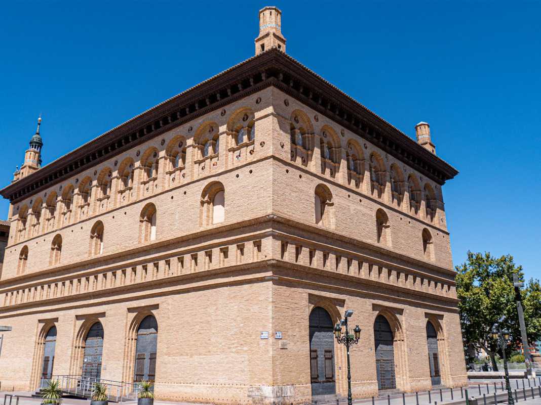 historische bauwerke, spanien, saragossa, alte Börse, lonja de mercarderes
