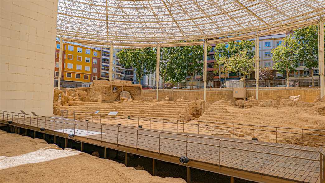 Im Museum des Römischen Theaters sind Fundstücke von den Ausgrabungen zu bestaunen historische bauwerke, spanien, saragossa, römisches theater