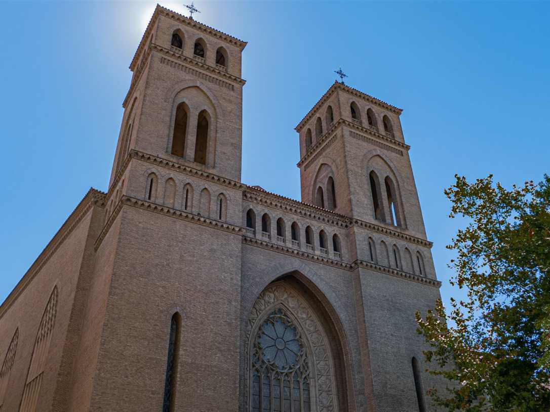 historische bauwerke, spanien, saragossa, Museo de los Faroles y Rosario de Cristal, Iglesia del Sagrado Corazón de Jesús