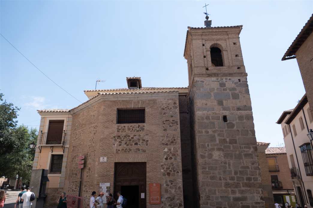 Von außen wirkt dieses historische Bauwerk in Toledo eher unscheinbar. Durch die wechselhafte Geschichte ist ein Besuch jedoch sehr lohnenswert historische bauwerke, spanien, toledo, mezquita, moschee, kirche, el salvador