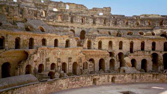 Top-10-Sehenswürdigkeit in Tunesien - das römische Amphitheater El Djem ist besser erhalten als des Circus Maximus in Rom Historische Bauwerke, Tunesien, El Djem, römisch, Amphitheater